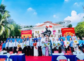 Đảng ủy các cơ quan Đảng TP. Hồ Chí Minh trao Huy hiệu Đảng và khen thưởng các công trình thi đua tiêu biểu