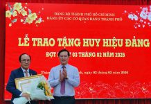 Đảng ủy các Cơ quan Đảng TP. Hồ Chí Minh trao Huy hiệu Đảng đợt 3-2