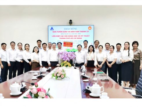 Ban Tuyên giáo và Dân vận Thành ủy TP. Hồ Chí Minh thăm, chúc mừng Ngày Khoa học Công nghệ và Đổi mới Sáng tạo Việt Nam 18/5